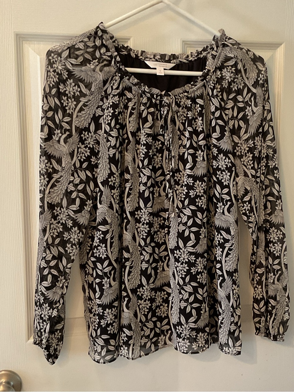 Lauren Conrad NWT Womens Small Black/Frost White Peacock Print Top